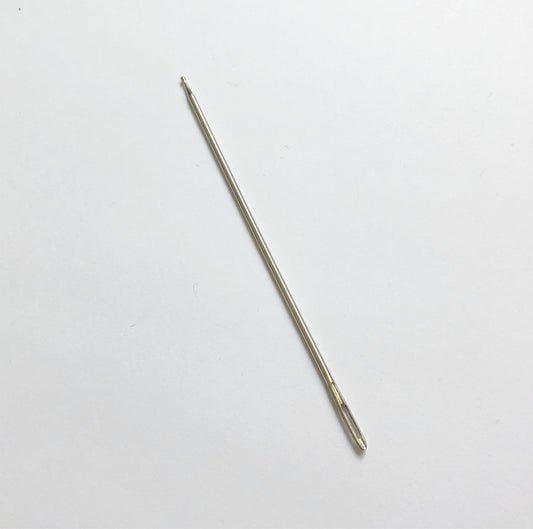 Unique and practical needles with ball point for darning, weaving and embroidery. Ball point is slightly offset from the shaft of the needle and the small indentation after the ball allow threads to be picked up effortlessly during hand sewing. Available in different sizes.