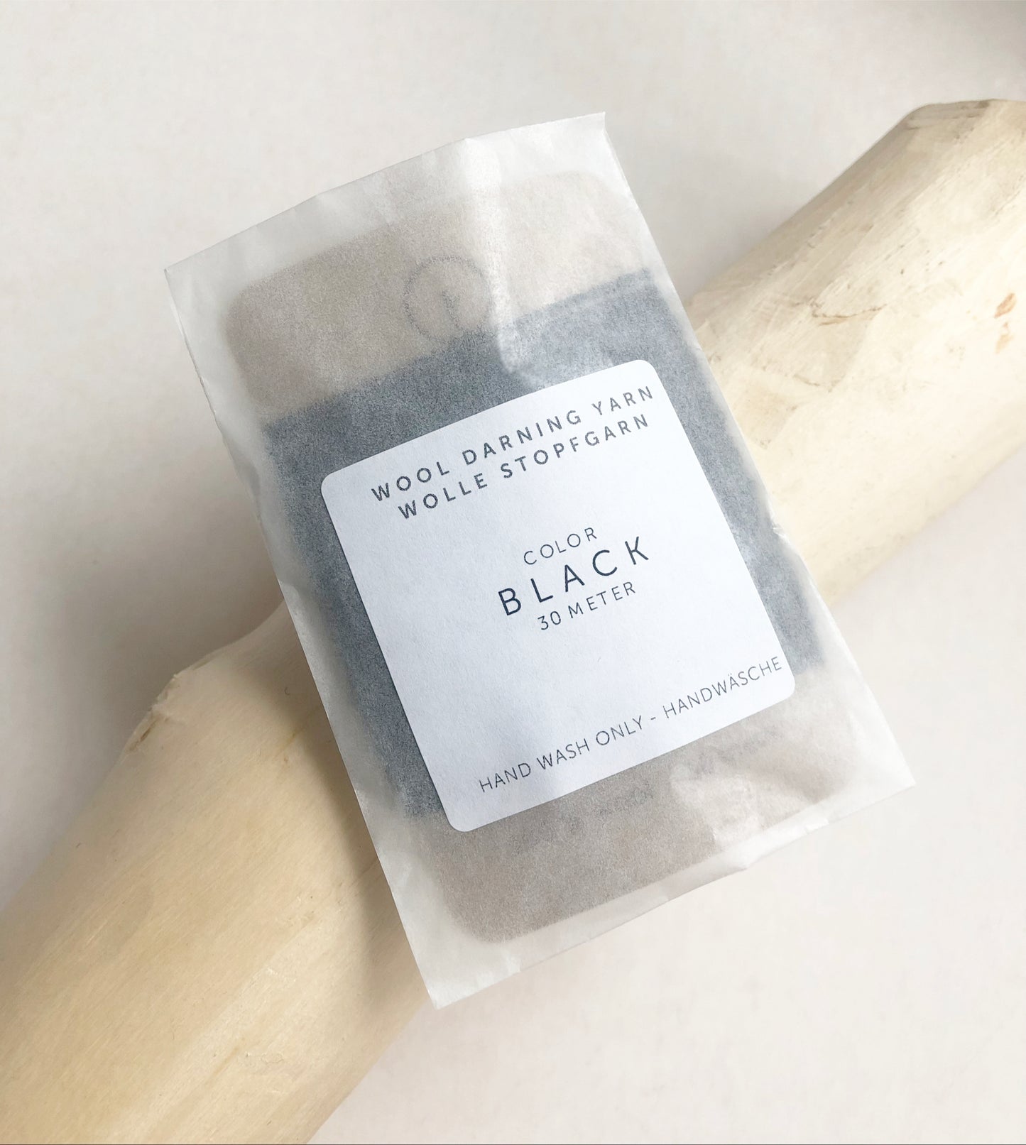 Darning yarn BLACK