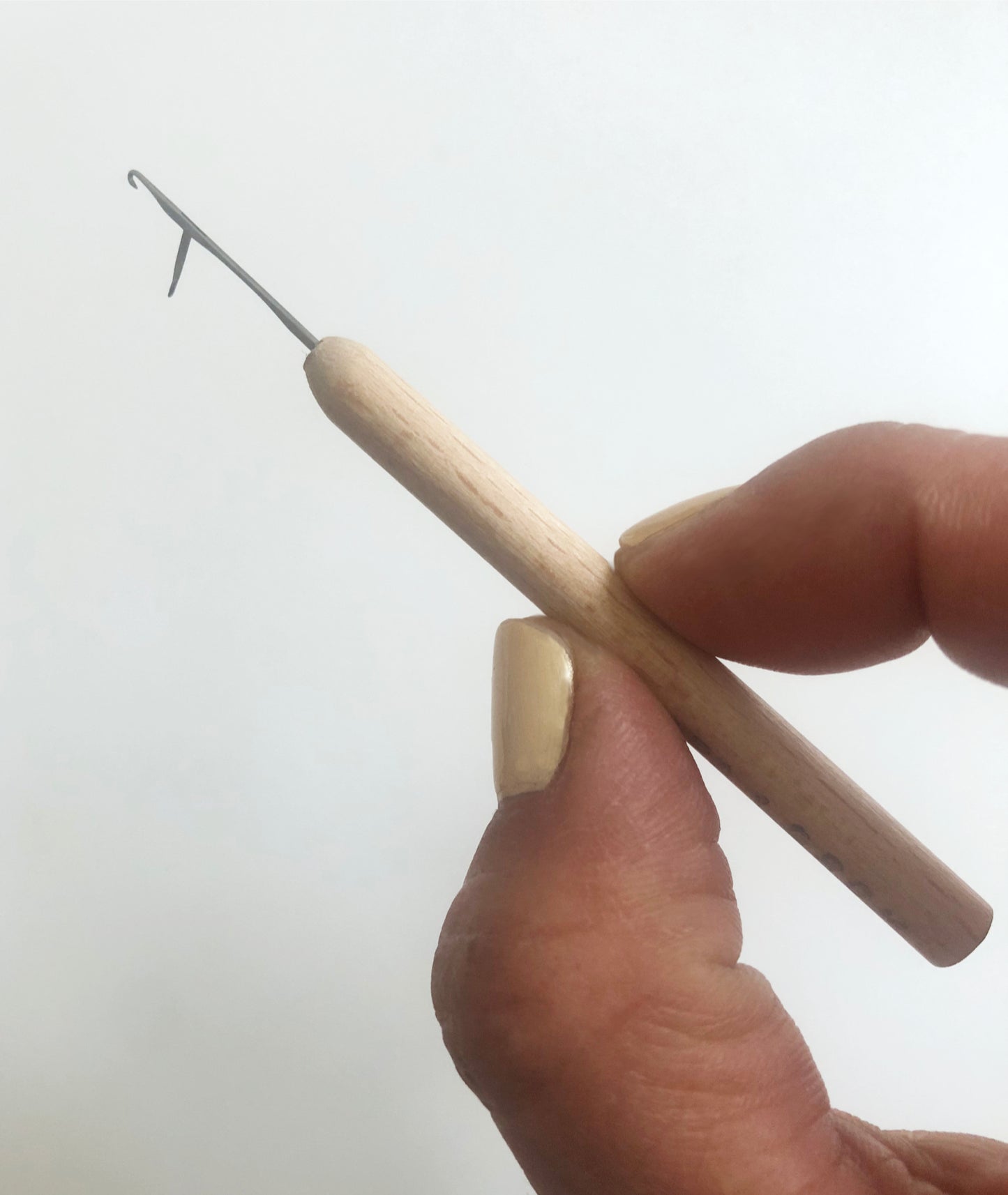 catching needle - latch hook - darning and mending tool