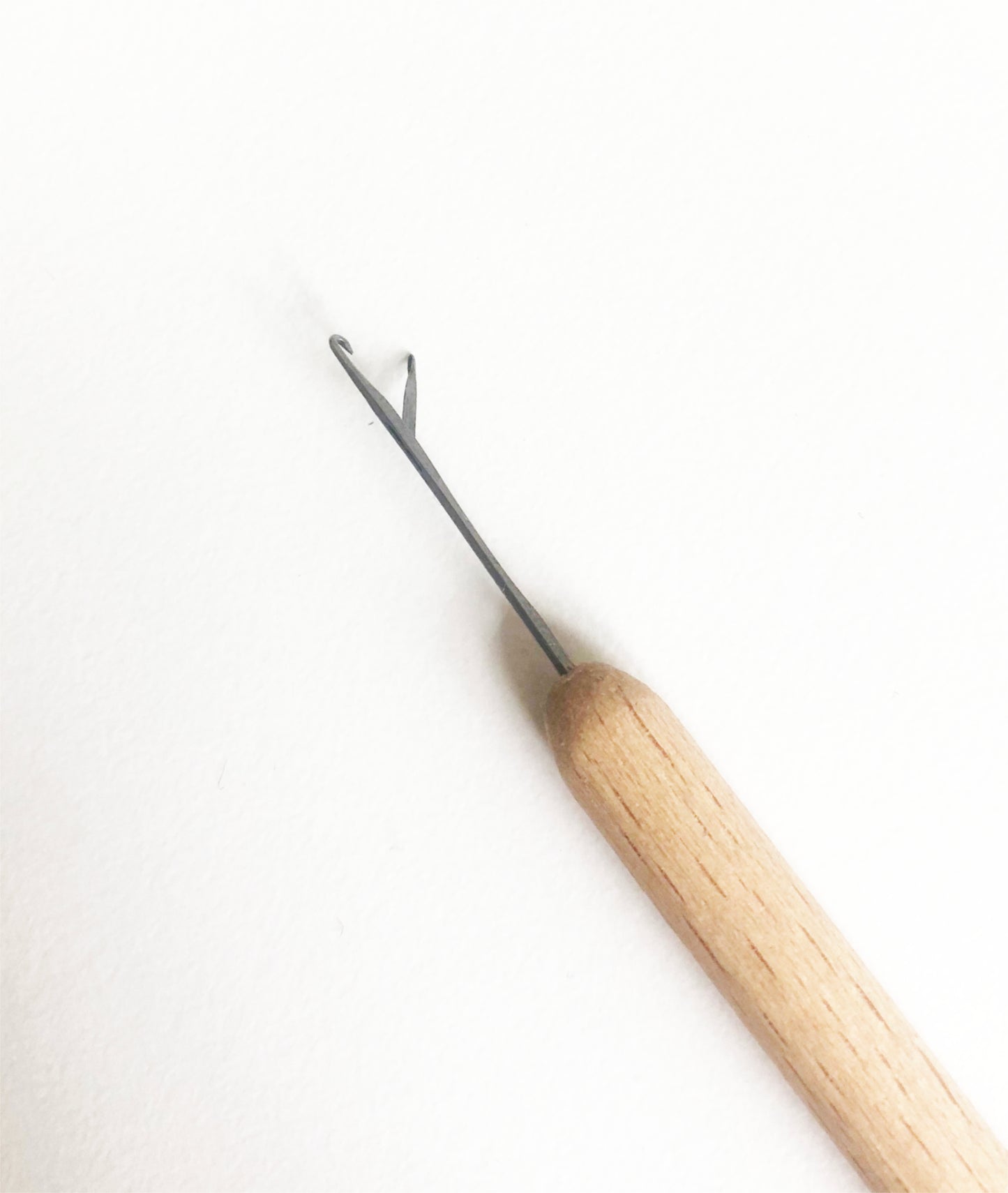 Catching Needle M I N I