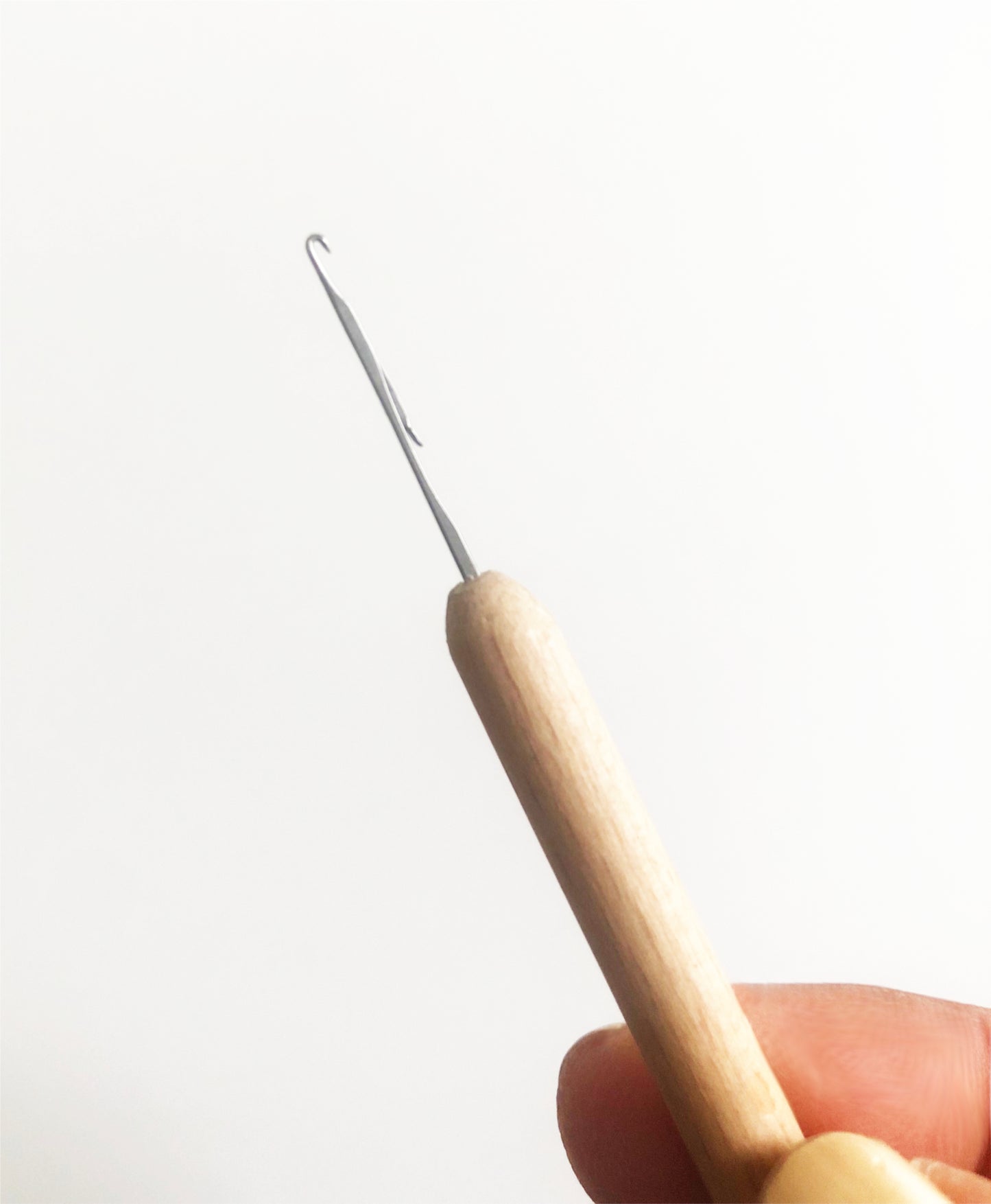 catching needle - latch hook - darning and mending tool