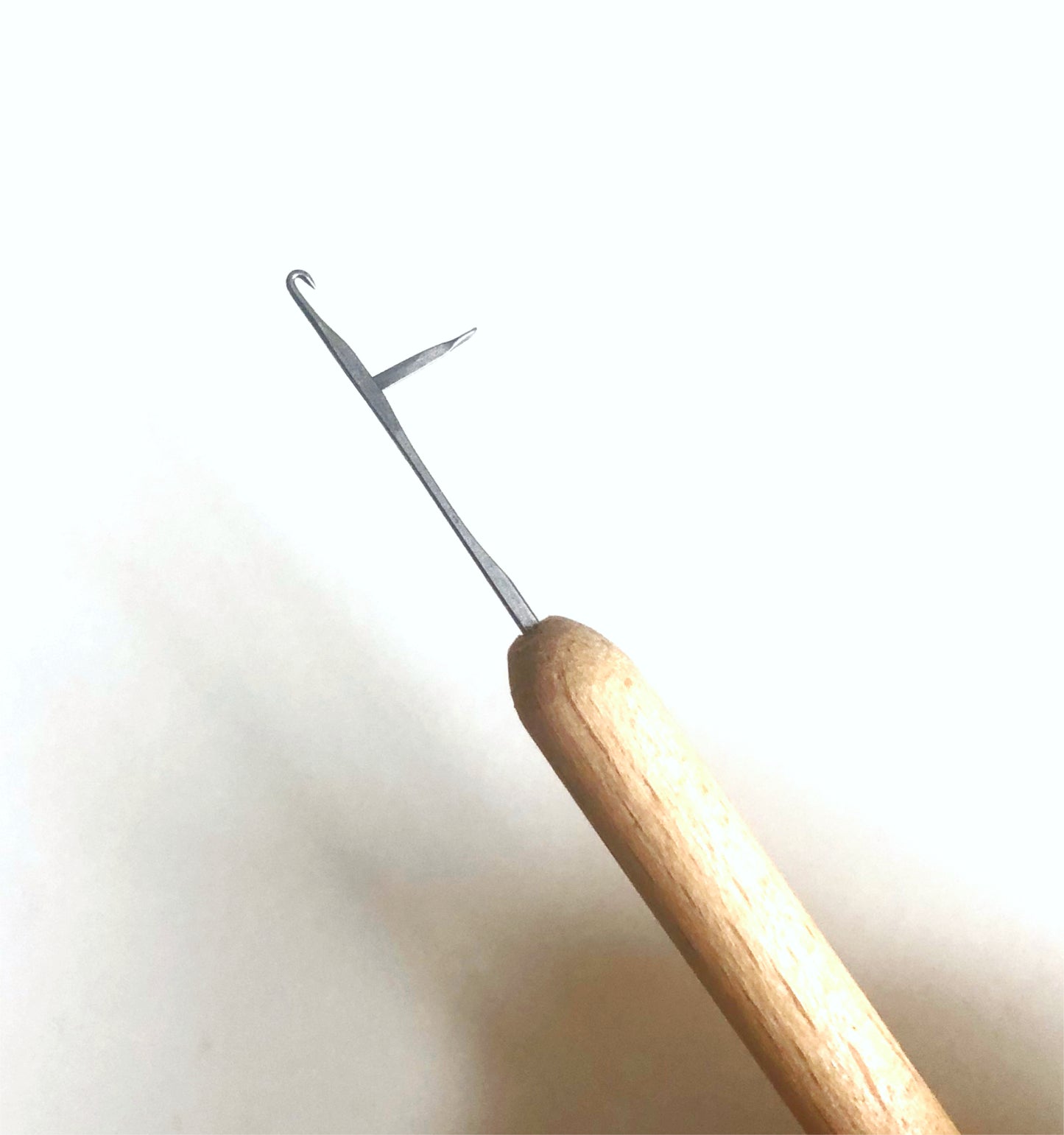 catching needle - latch hook - darning and mending tool