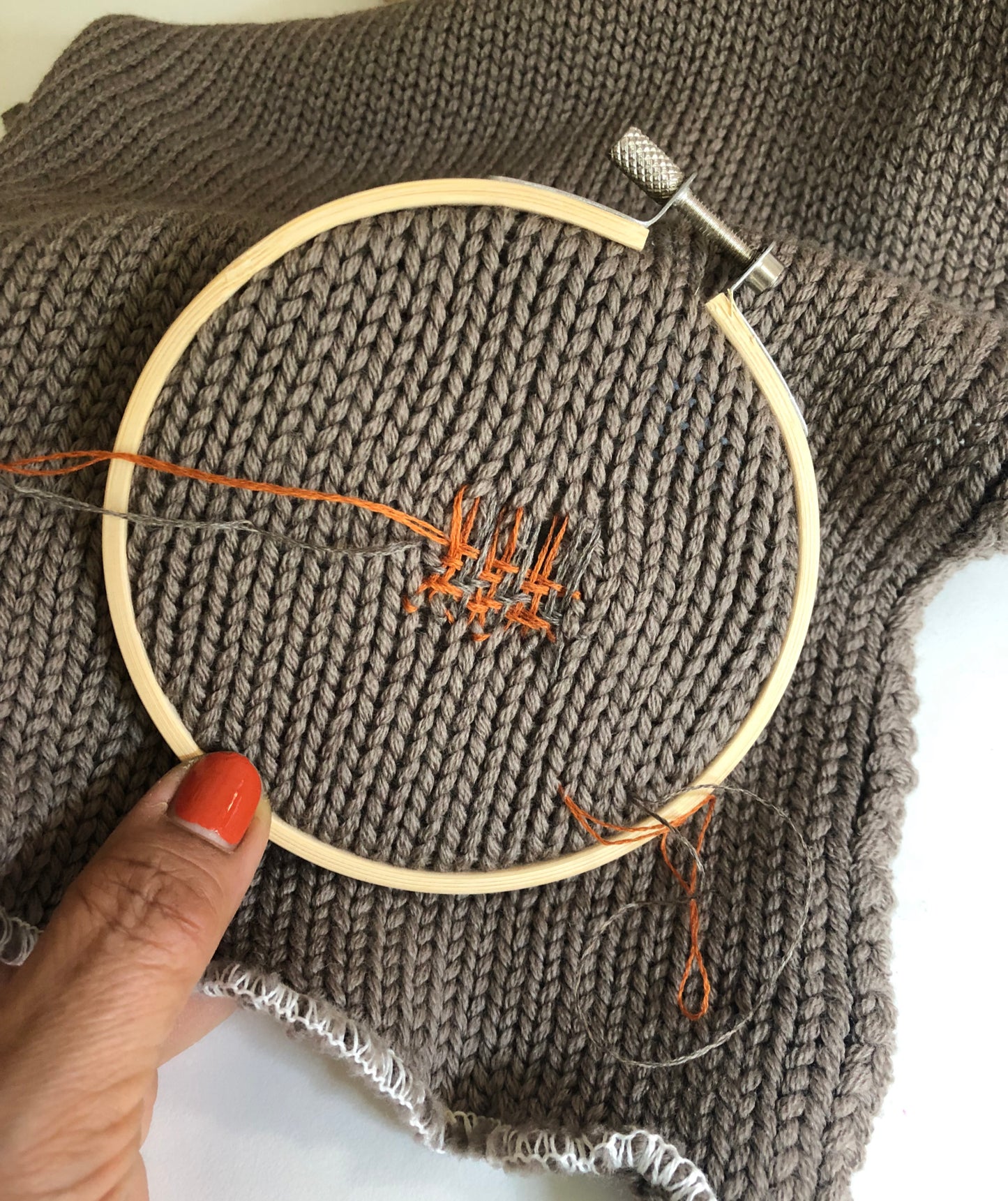 Embroidery hoop made of Wood/Brass, very practical basic kit for repairing/mending
