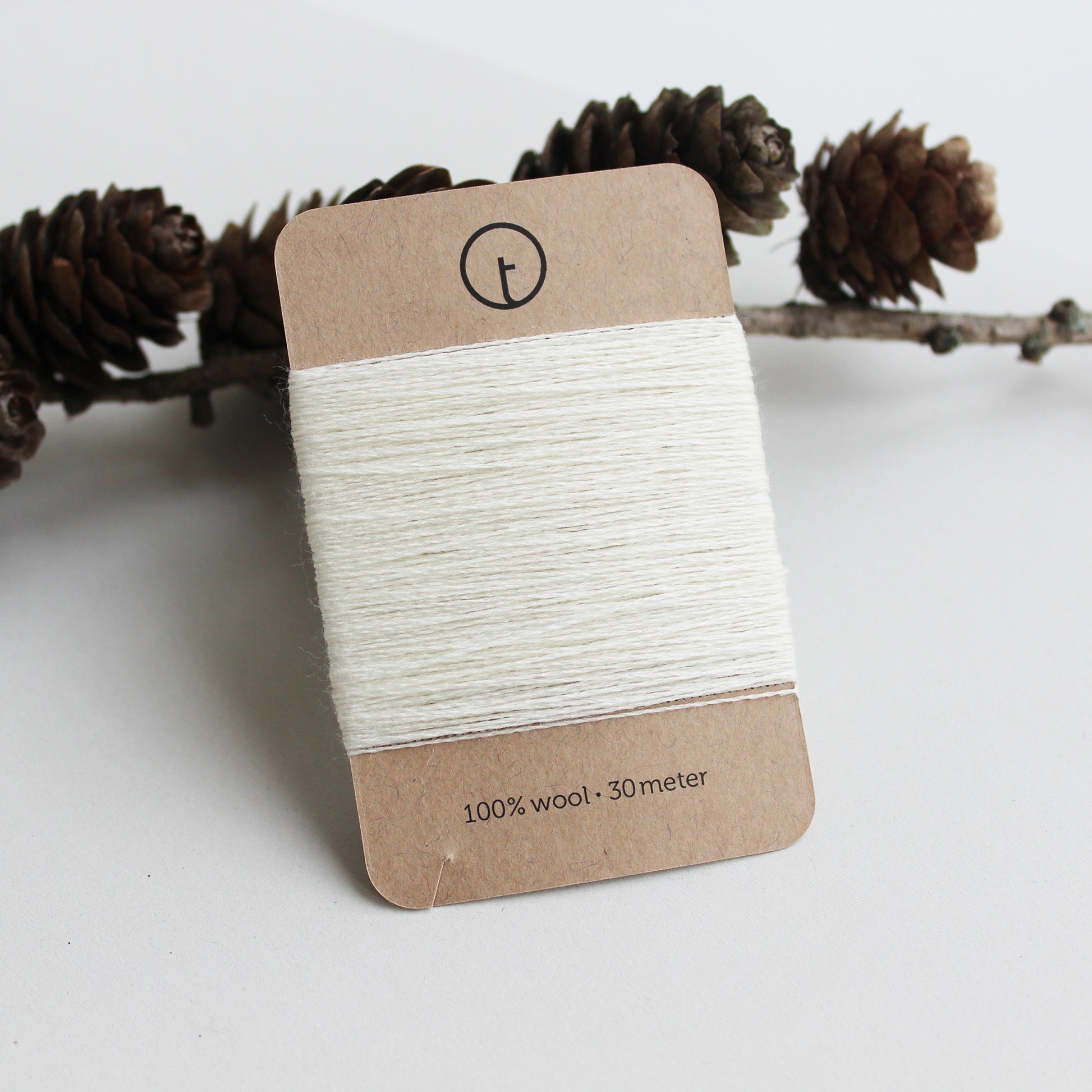 toolly offers darning yarns in 9 essential colors. They are 100% pure wool without any artificial fiber. 30 meter yarn is wound around kraft paper card. Set of 3 colors, 7 colors and a color sample card can be also purchased.