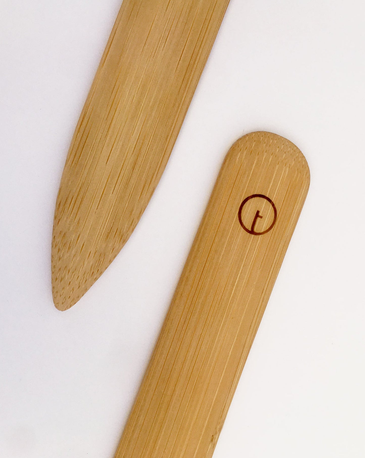 Very smooth surface and light weight, not too sharp point of this seam creaser / point turner will not scratch or harm the surface of paper or fabric.