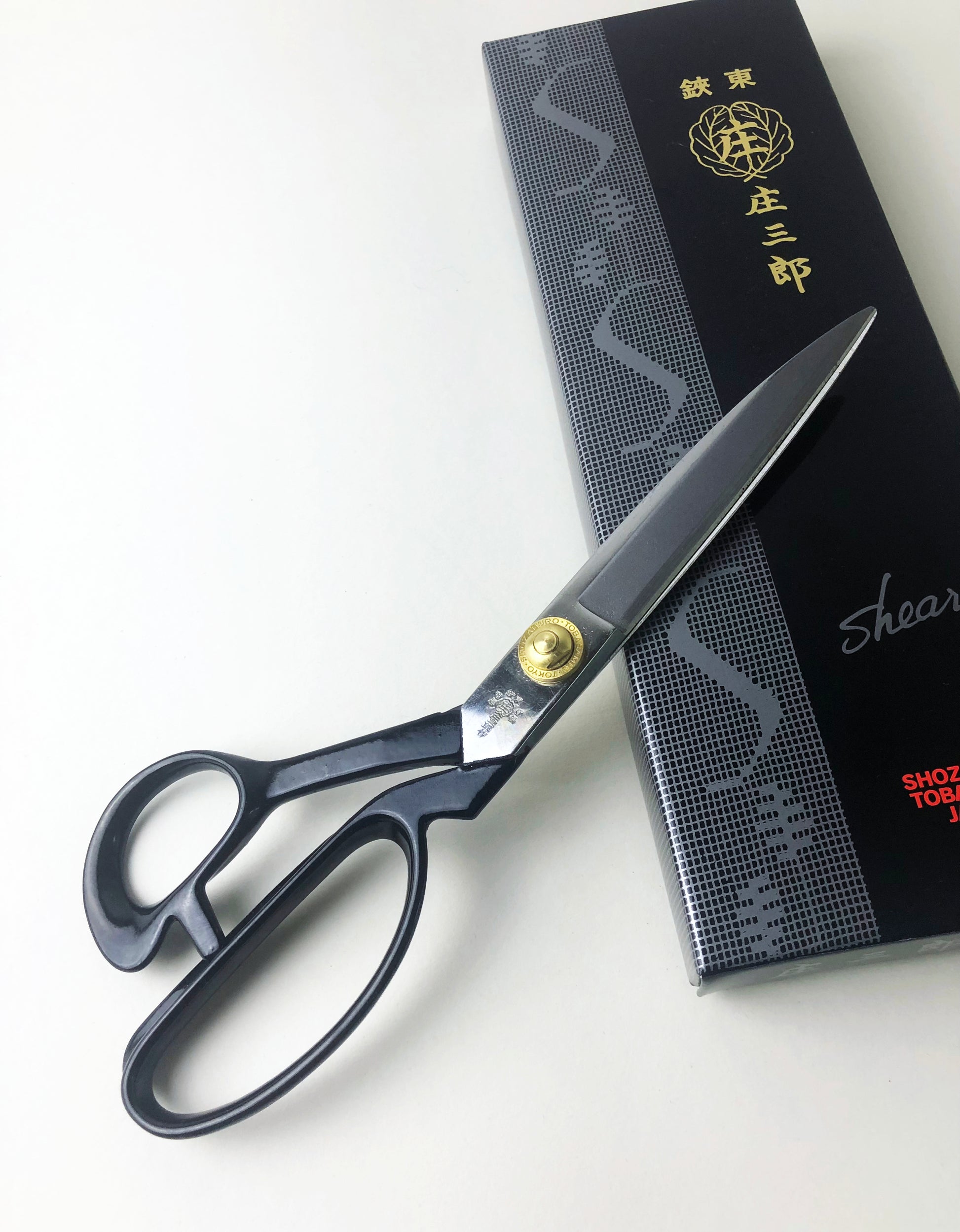 KAKURI Japanese Thread Snips 5 [Straight], Made in JAPAN, All Metal Thread  Scissors for Sewing & Embroidery, Spring Action Self Opening Thread