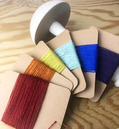 6 colourful darning yarn set for the set. Super practical all-in-one darning set contains a darning mushroom, 2 darning needles in size 16 & 18, a needle threader and 6 colours of 100% wool darning yarns. 
Perfect for mending wool garment like sweaters and socks.
#reapairkit #ecosewing