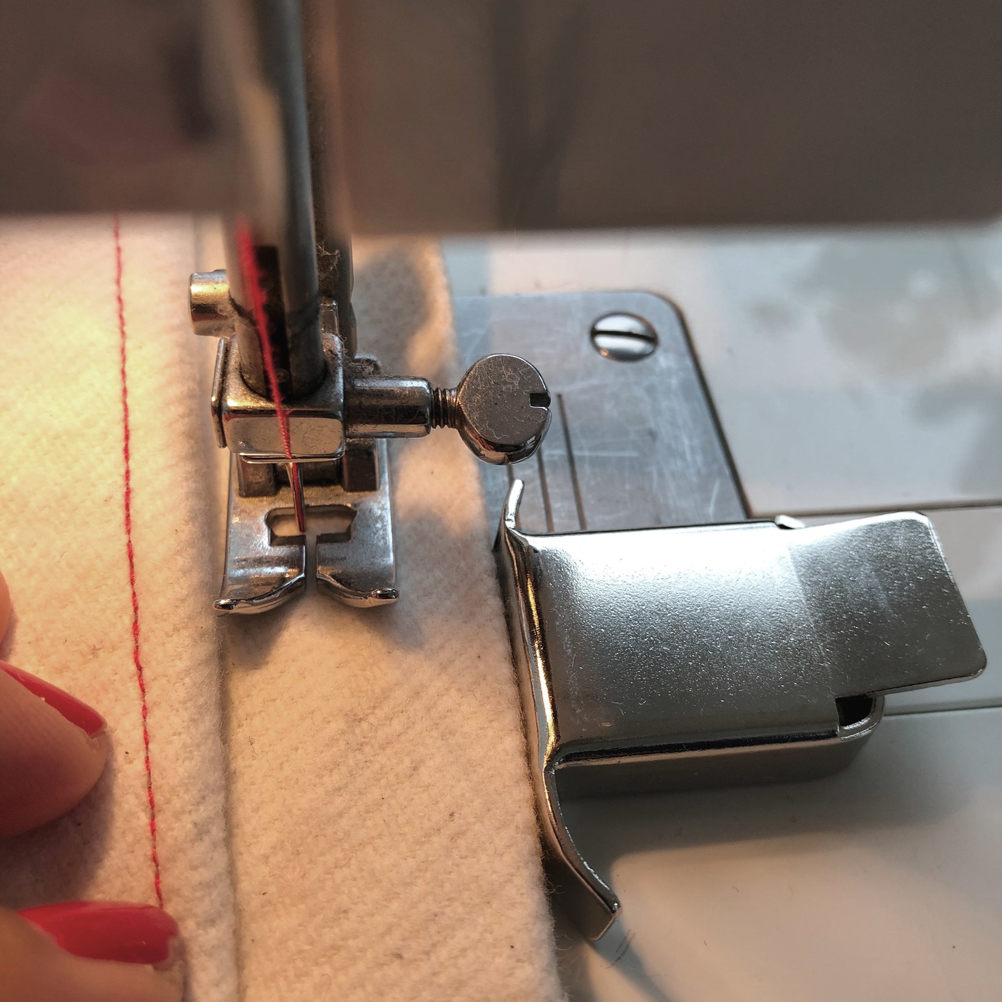Magnetic Seam Guide ∣ Hem Aid For Sewing Machine – toolly